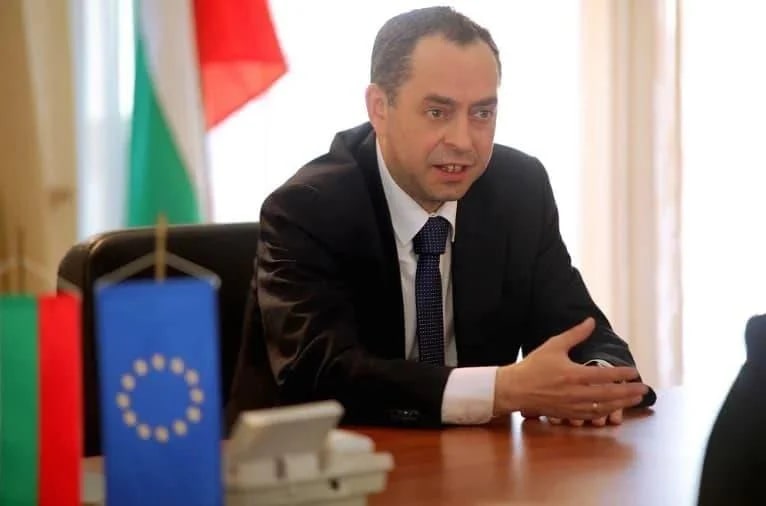 Бугарија го повикала на консултации во главниот град својот амбасадор во Македонија, Ангелов