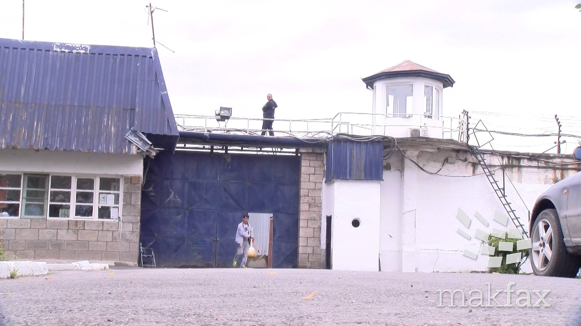 Тројца затвореници од “Идризово” упаднале во канцеларија на затворската полиција и кршеле во неа