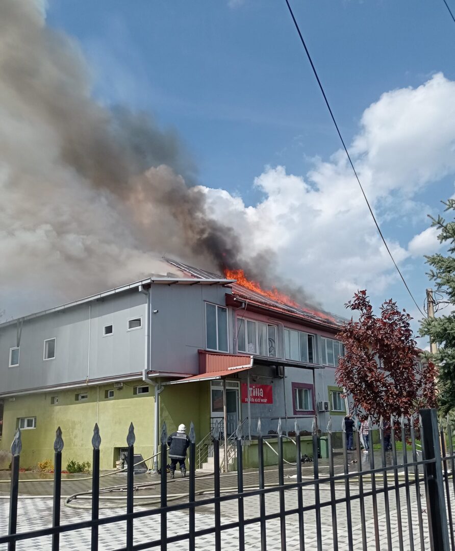 Прилепската фабрика “Тила” опустошена од пожарот кој се гаснеше пола ден