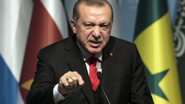 Ердоган до американскиот амбасадор: Како не ти е срам!