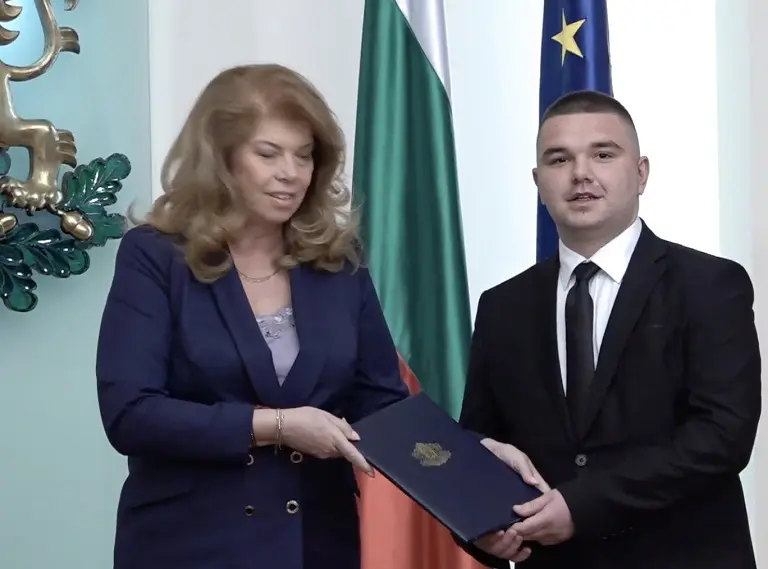 Охриѓанецот Христијан Пендиков доби бугарски пасош