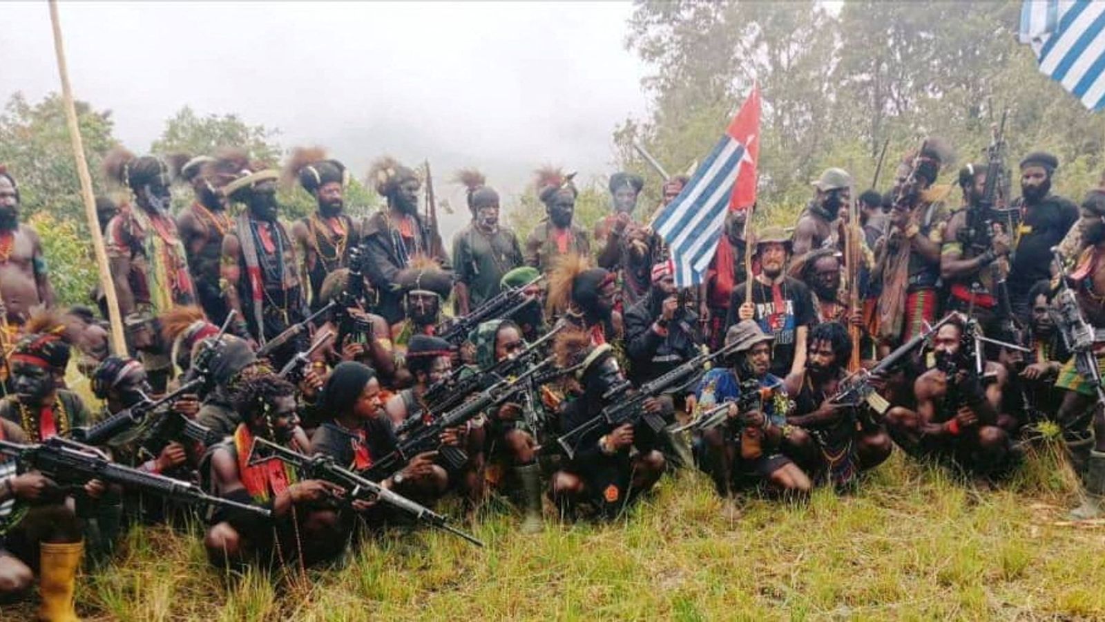 Папуанските борци се закануваат дека ќе го застрелаат пилотот од Нов Зеланд без преговори за независност