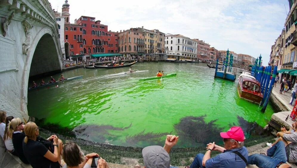 Откриено од што позелени познатиот голем канал во Венеција