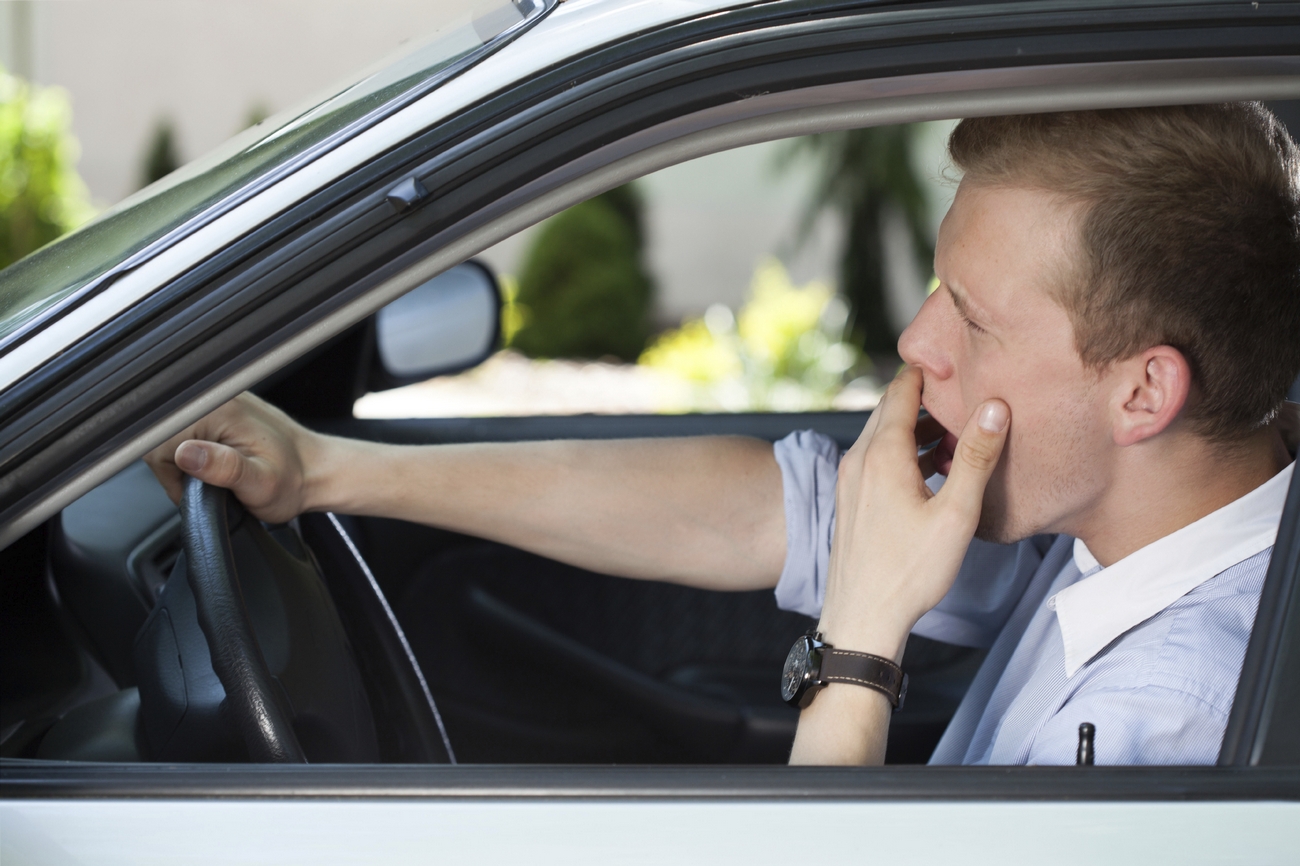 Возењето ненаспани подеднакво опасно како возењето под дејство на алкохол, покажаа најновите истражувања