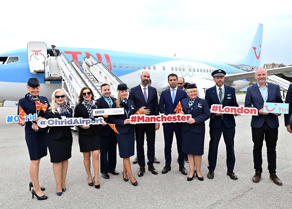 Во Охрид слетаа првите туристи од Манчестер и од Лондон со воведената нова авиолинија