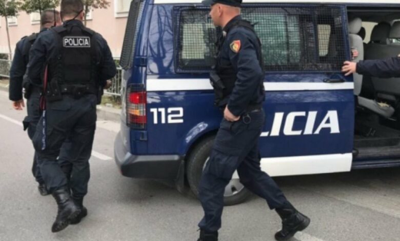Шверцувале украдени автомобили од Македонија и ги продавале во Албанија како резервни делови