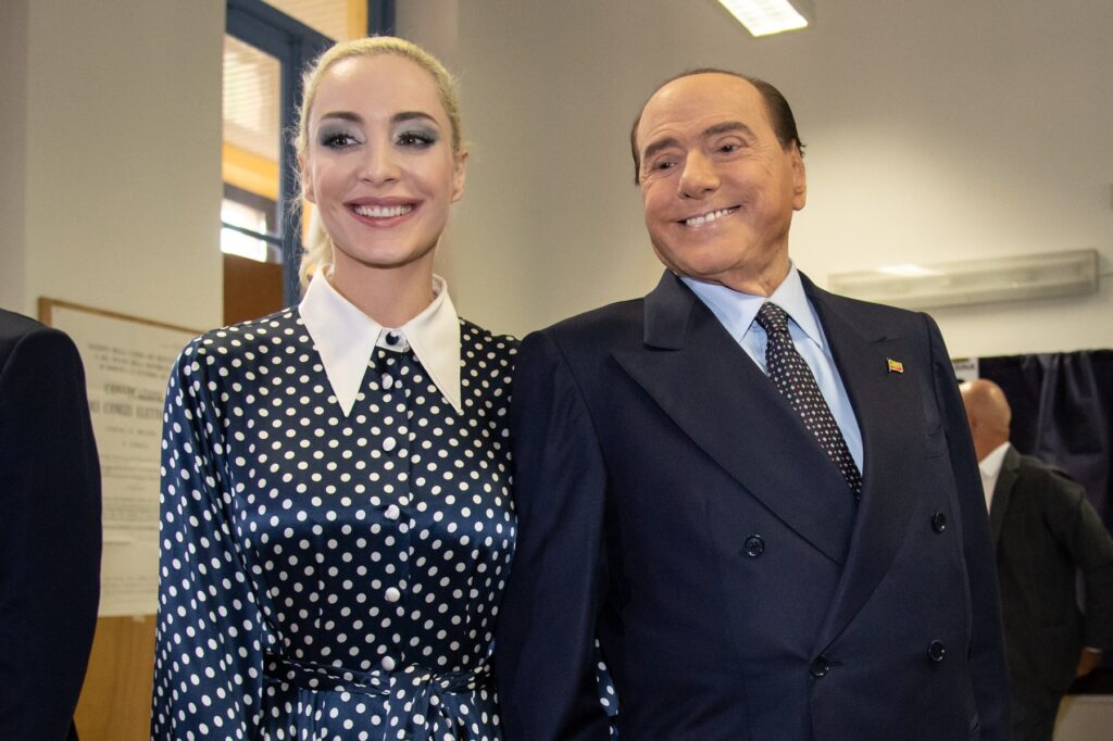 Берлускони на 53 години помладата партнерка Марта Фасцини и остави 100 милиони евра во наследство