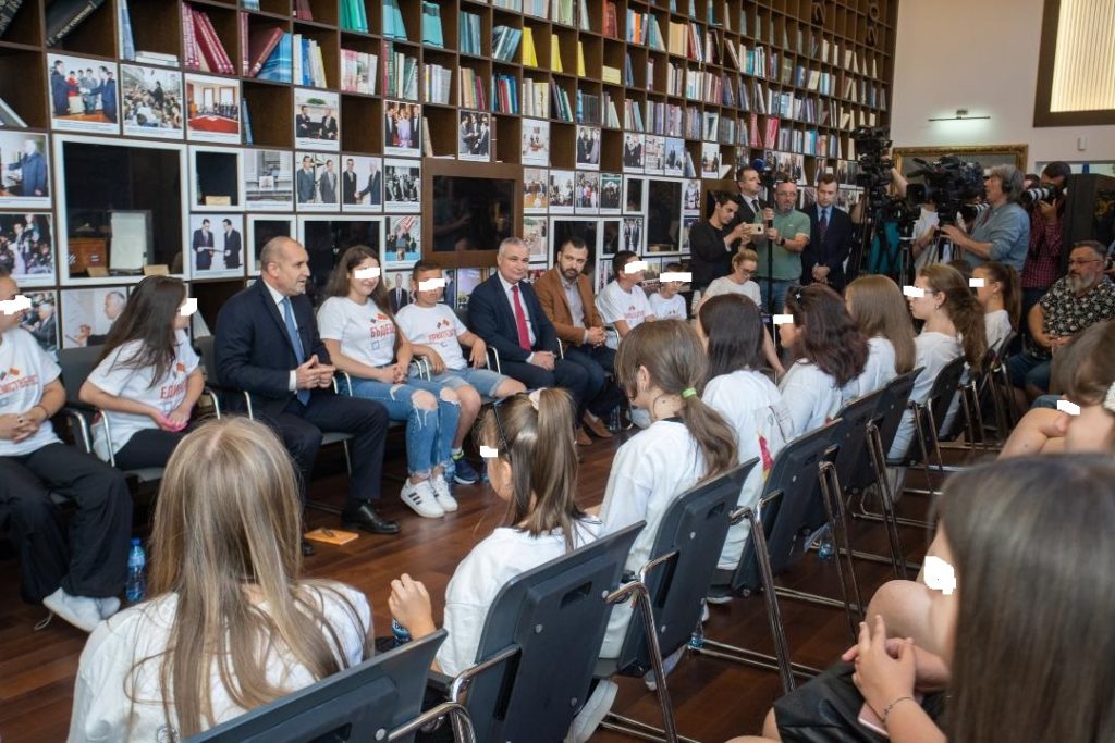 МВР поднесе пријава за носење деца на средби со бугарски политичари