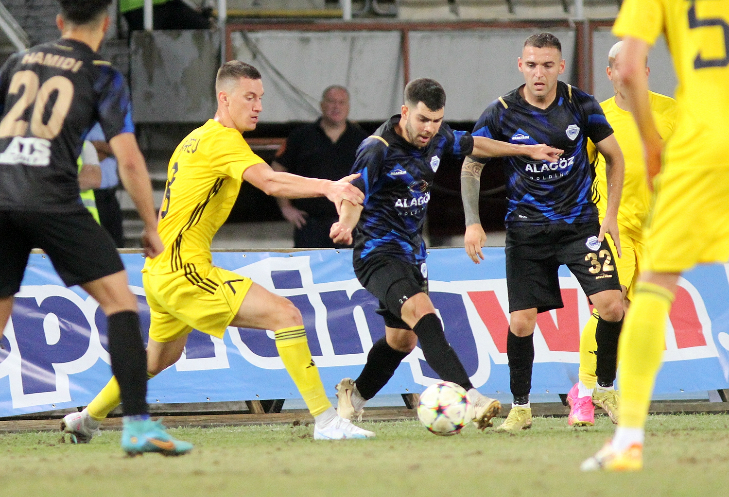 Левски славеше со 2-0 среде Скопје