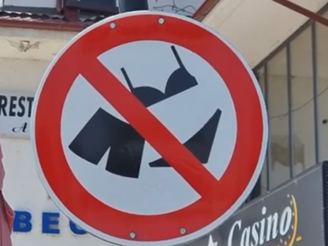 Струга забрани шетање со бикини во градот