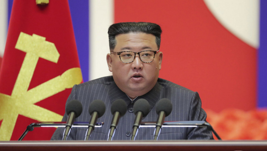 Ким Џонг Ун нареди драстично зголемување на производството на ракети и муниција