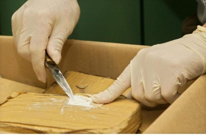 Во водите на Атлантскиот океан се запленети околу 2 тони кокаин, апсења и во Србија
