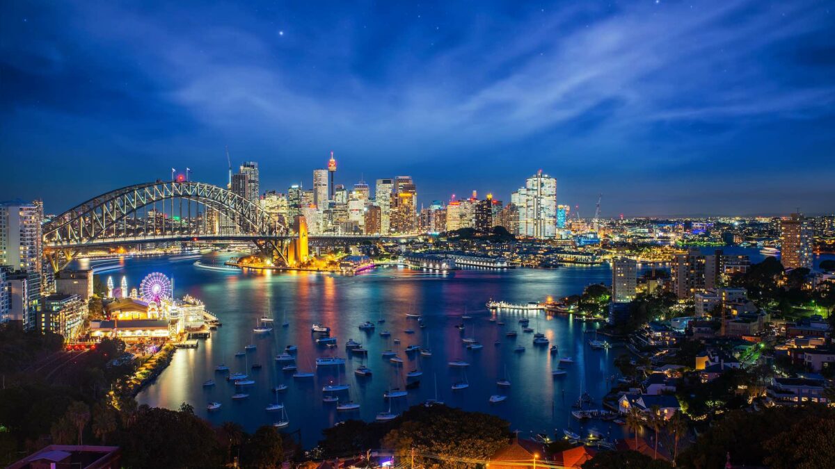 И Сиднеј на листата со најшарени градови ноќе во светот