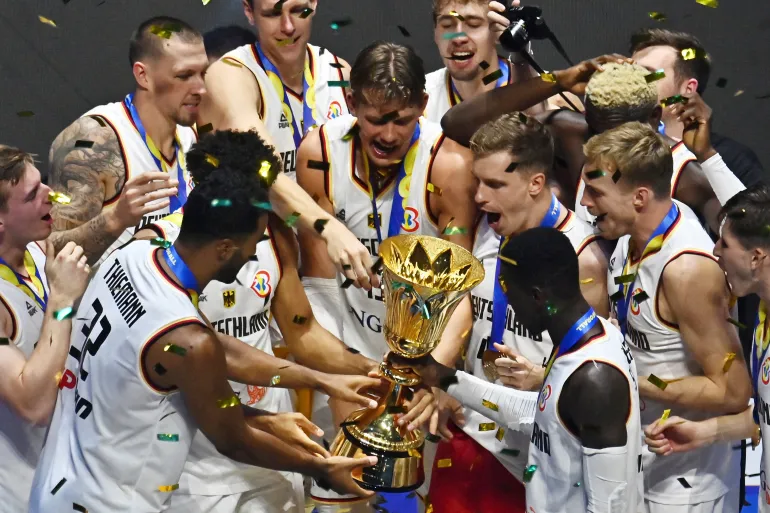 Германија за прв пат на врвот на светската кошарка, Србија поразена во финале