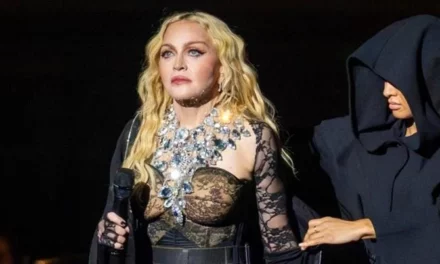 Мадона ги налути фановите: Не може така, плаќаме 1.000 фунти за да те гледаме