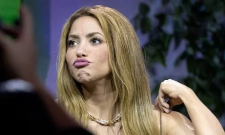 Шакира на удар на критики, откако турна постара жена