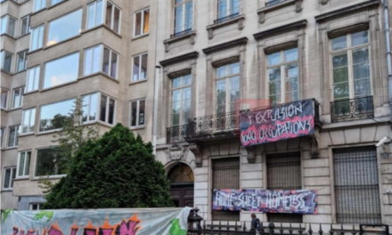 Мигранти ги „окупираа“ поранешните простории на Македонската амбасада во Брисел