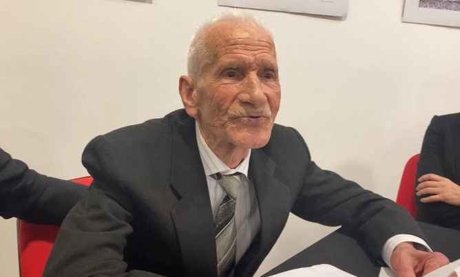 Најстариот жив учител во Виничко, на 91 година промовираше нова книга