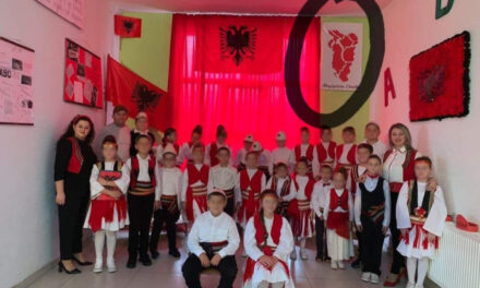 Левица: Со карти на Голема Албанија во основно училиште во Струга се навредуваат Македонците